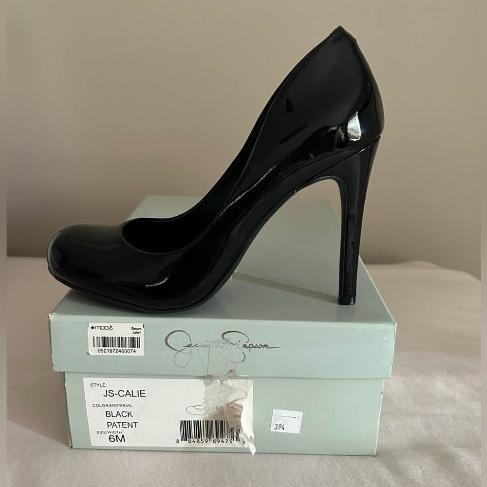 Jessica Simpson black patent pumps